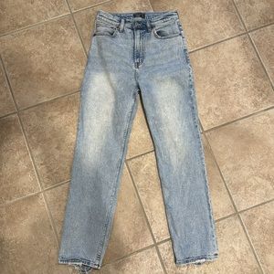 Abercrombie & Fitch Ultra High Rise Straight Light Wash Jeans Size 27/4 Long